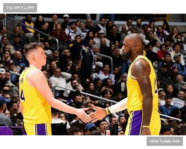 湖人防守轮换漏洞百出 被布朗普理查德连续点名打穿